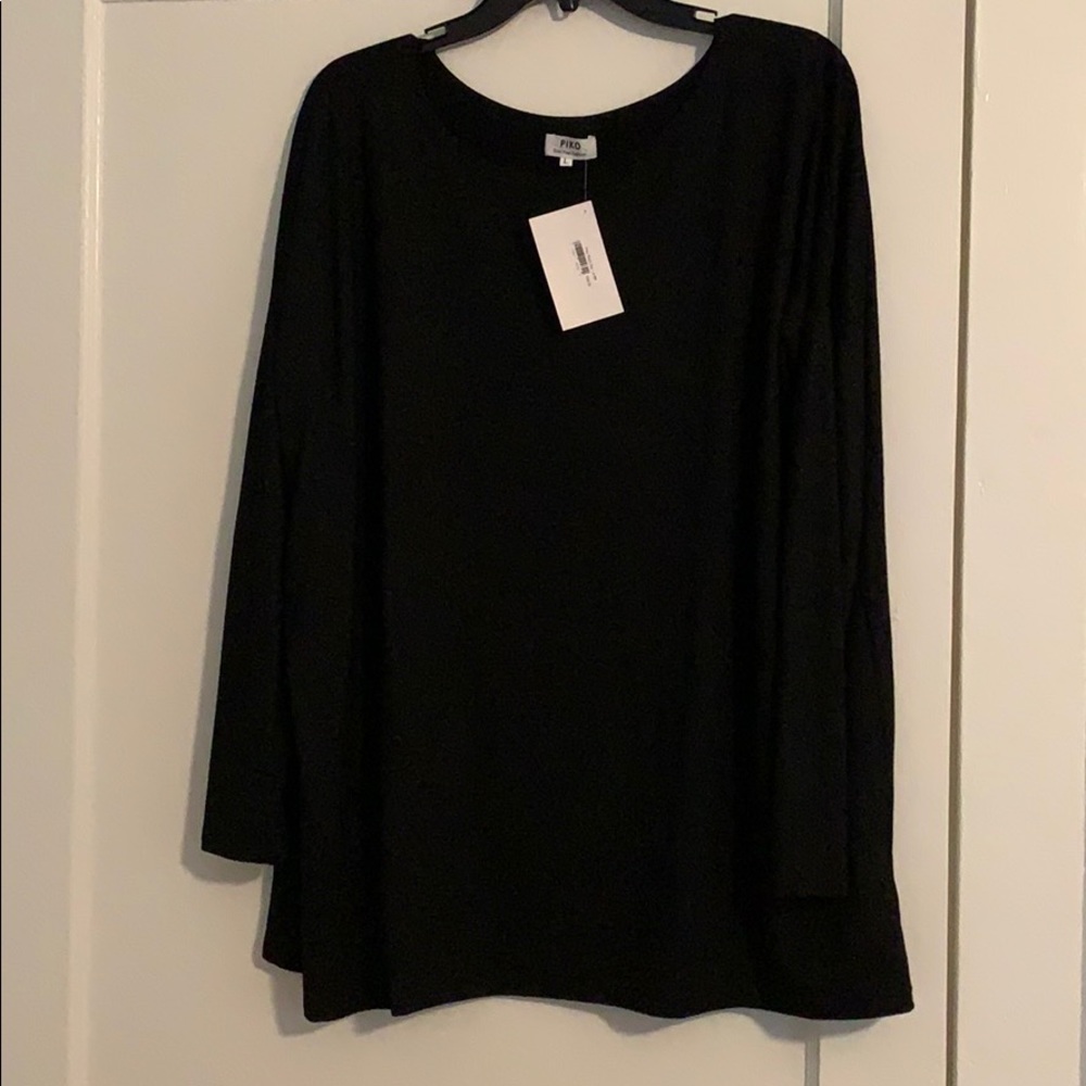 Black Shimmery Piko- large. NEW WITH TAGS